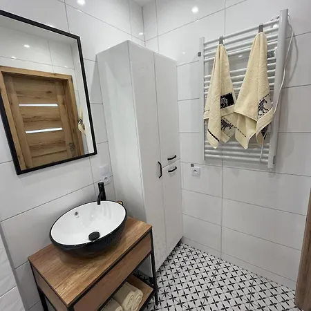 Wodny Zakatek 펜션 Zyndaki