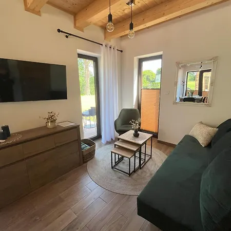 Wodny Zakatek 펜션 Zyndaki