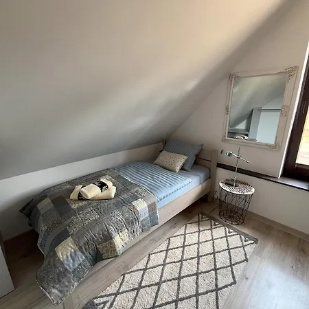 Wodny Zakatek 펜션 Zyndaki